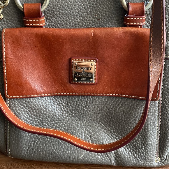 Dooney and Bourke bag - Picture 4 of 14